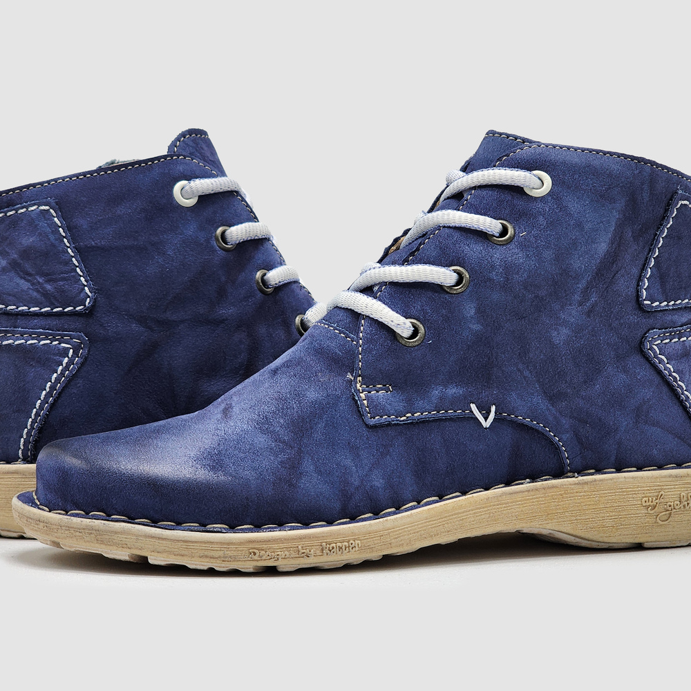 
                  
                    Women's Old-Fashioned Zip-Up Leather Boots - Blue
                  
                